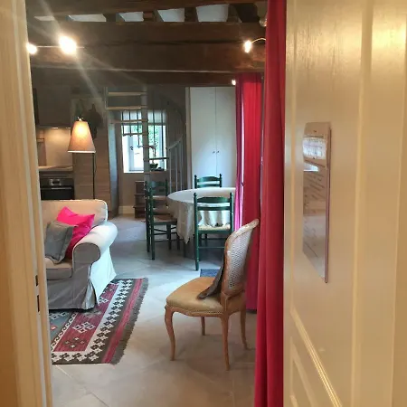 Charmante Maison Entre Les Pommiers