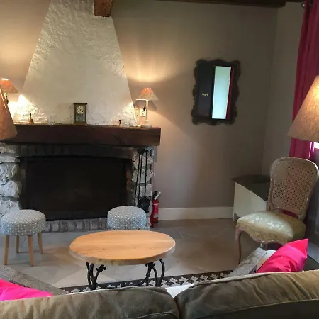 Holiday home Charmante Maison Entre Les Pommiers